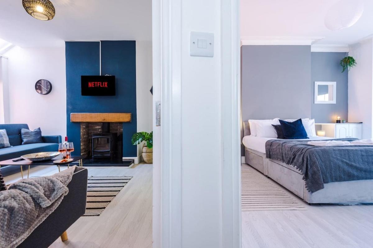 Large 4 Bedroom Home With Free Parking Near Mediacityuk Μάντσεστερ Εξωτερικό φωτογραφία